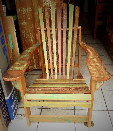 Foto 1 - Cadeira /  poltrona pavo - madeira de demolio